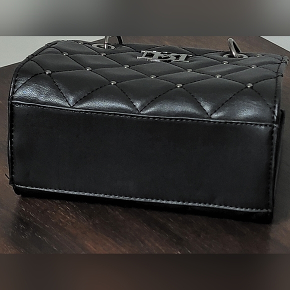 NWT 💕Host Pic🍹Badgley Mischka Mini Black Vegan Leather Quilted Tote Bag - Picture 13 of 15
